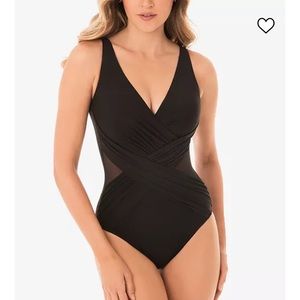 NWT Miraclesuit Illusionist Crossover Black Swimsuit Sz 10